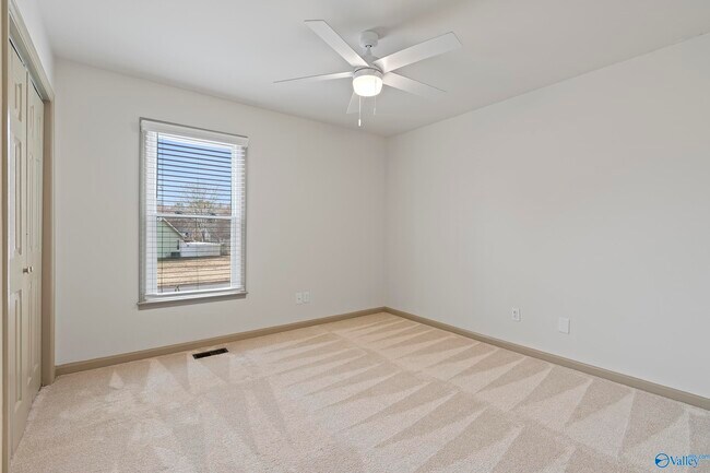 Building Photo - 220 Andra St