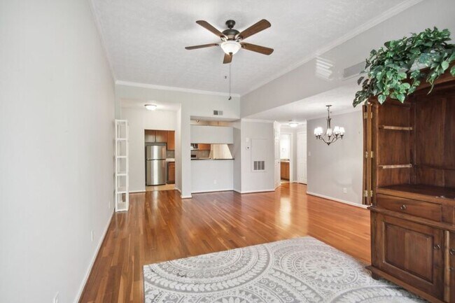 Building Photo - 1250 Parkwood Cir SE