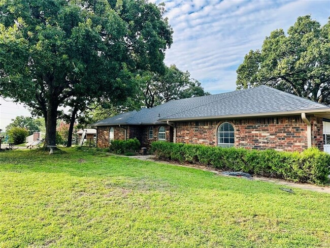 Building Photo - 107 Clador Dr