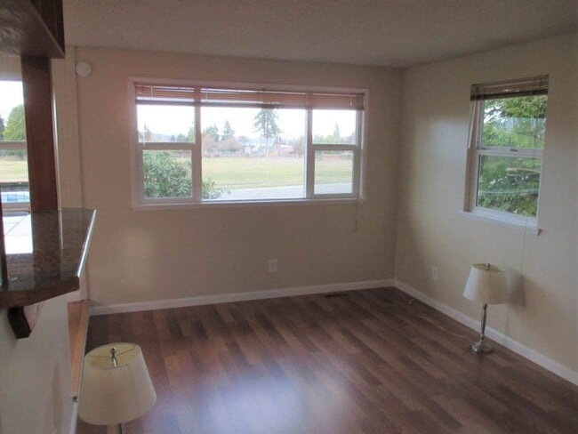 Building Photo - Delightful 3 Bedroom, 1 Bathroom Home in Tacoma