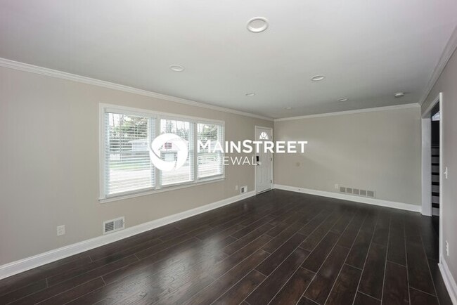 Building Photo - 3 Bedroom Pet-Friendly Home in College Park, GA with Main Street Renewal
