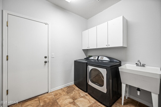 Building Photo - 9707 S 45th Ave