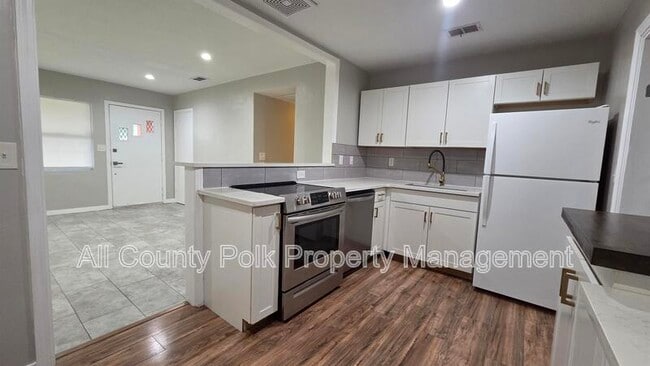 Building Photo - 1621 Huntington St