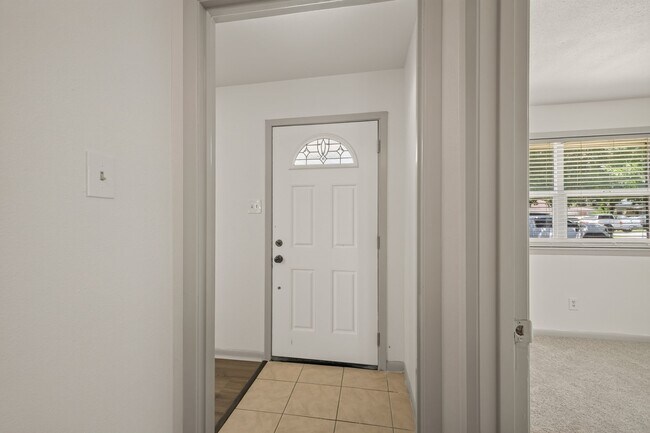Building Photo - 1705 Eldon St