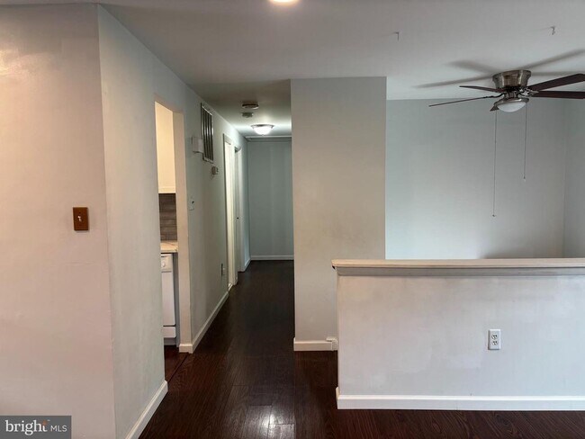 Building Photo - 25936 Largo Ct