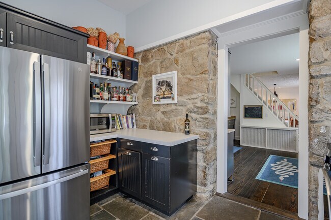 Building Photo - 58 Woodchuck Ln