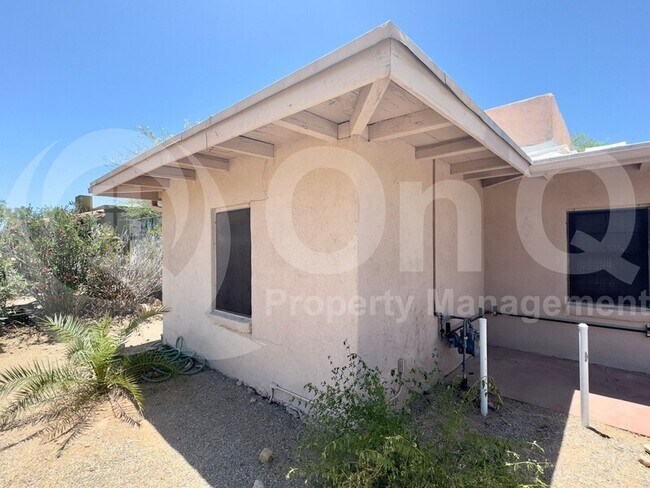 Building Photo - 2701 North Orchard Avenue