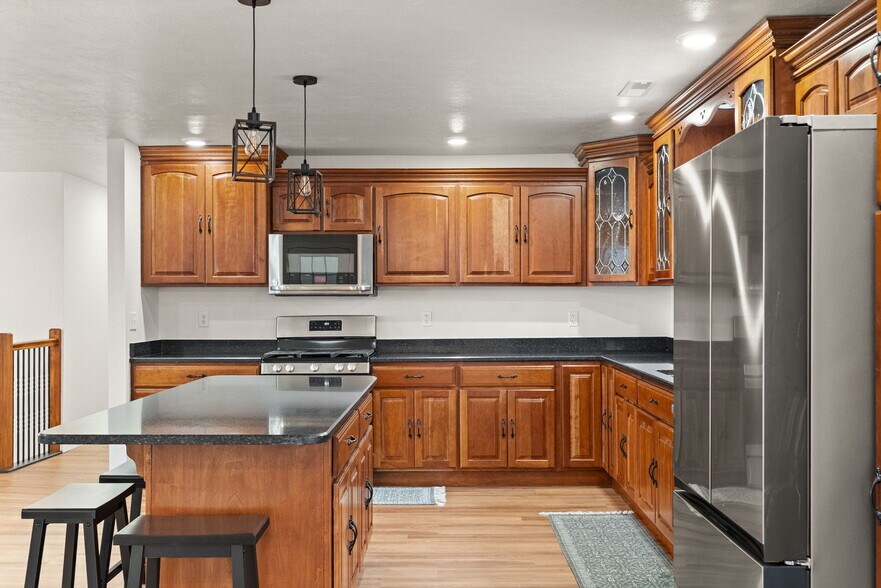 Building Photo - 1578 E 100 N