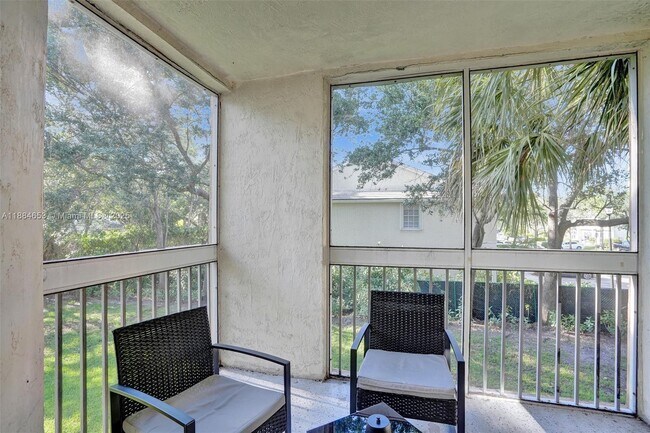 Building Photo - 9901 Westview Dr