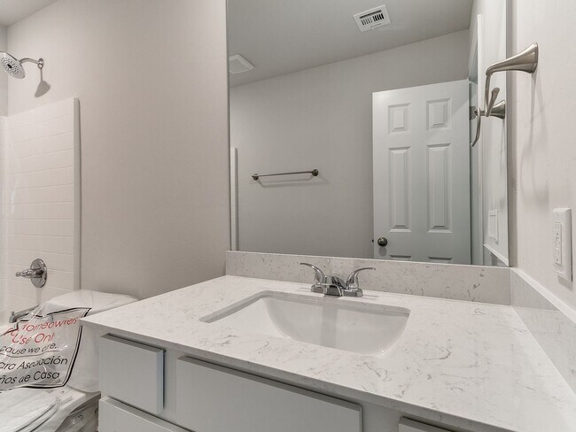 Building Photo - 928 S Bear Ln