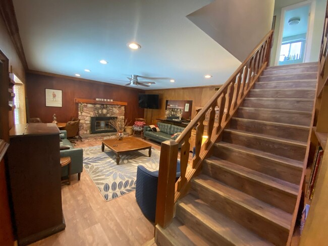 Building Photo - Lake Tahoe Furnished Rental