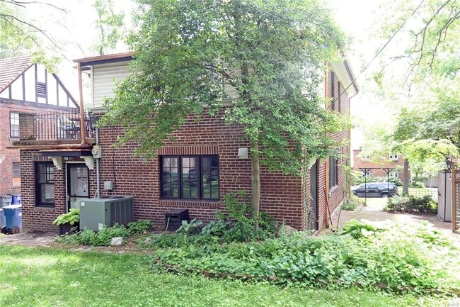 Building Photo - 418 Carswold Dr