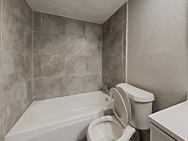 Building Photo - 17151 Ranch Country Rd