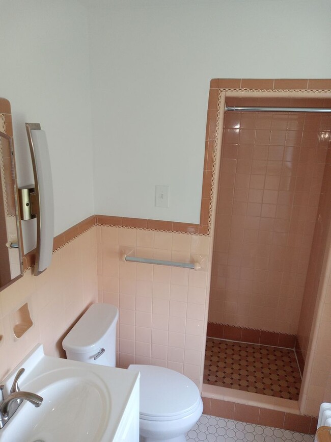 Building Photo - Renovated/Restored Upper Gwynedd Single Home for Rent!