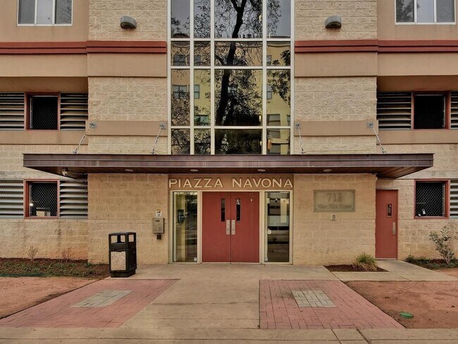 Primary Photo - 711 W 26th St