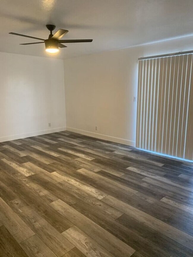 Building Photo - 4 Bedroom Home In Bloomington With RV Parking