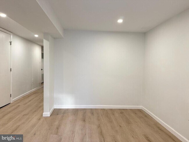 Building Photo - 5326 9th St NW