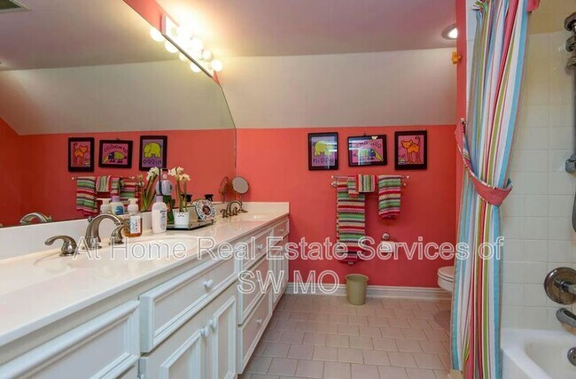Building Photo - 4810 E Farm Rd 132