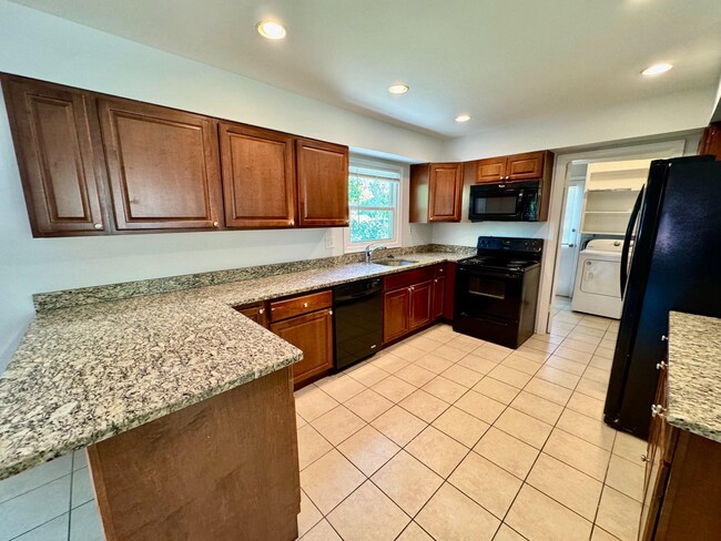 Building Photo - 2911 Tallow Ln