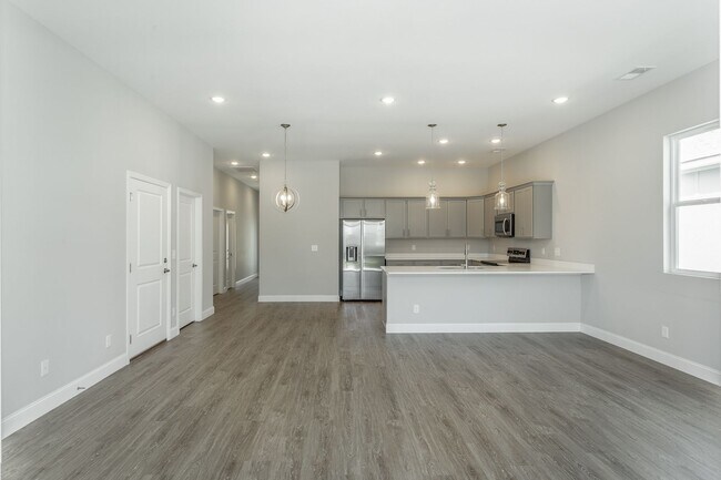 Building Photo - Brand new 3 bedroom 2 bath