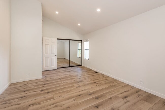 Building Photo - Spacious Mesa Condo with Full Two Car Attached Garage! Pet Friendly!