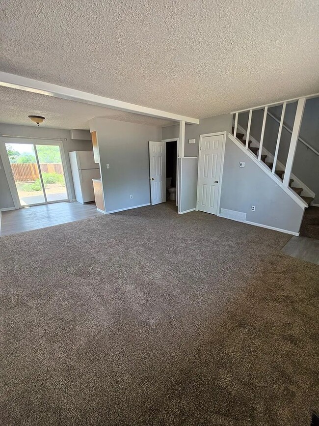 Building Photo - 405 Loma Linda Dr