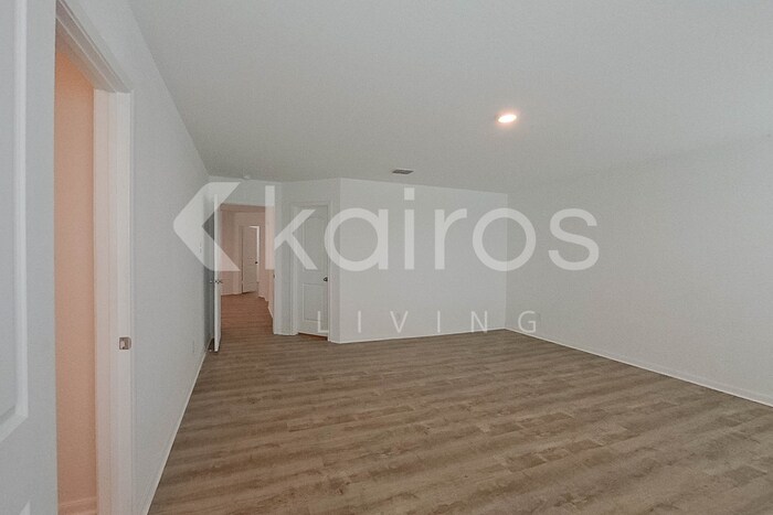 Building Photo - 962 Shady Brk