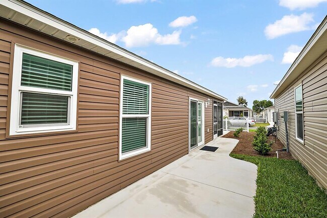 Building Photo - 3814 Zentko St