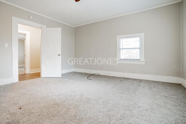 Building Photo - 4310 3rd Ave