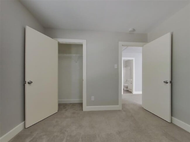 Building Photo - 15839 S Alley Ct
