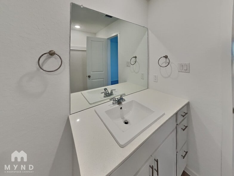 Building Photo - 340 Pacific Waters