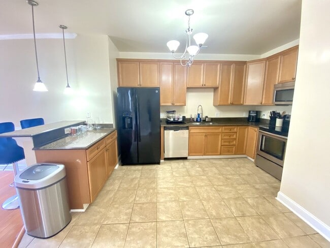 Building Photo - Broad Creek