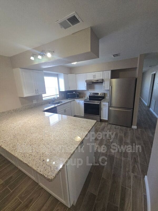 Building Photo - 3316 Timberline Rd W