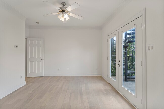 Building Photo - 5617 Lindell Ave