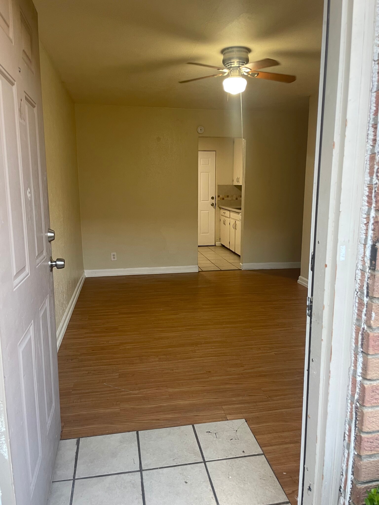 Building Photo - 1438 Clinton St