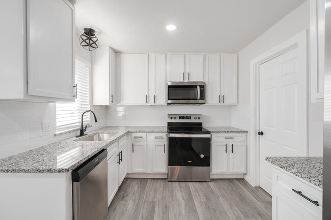 Building Photo - 2704 NW 115th St