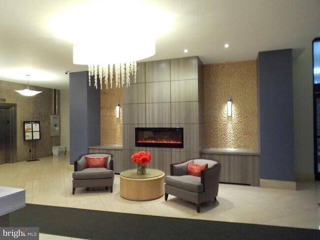 Building Photo - 1011 Arlington Blvd