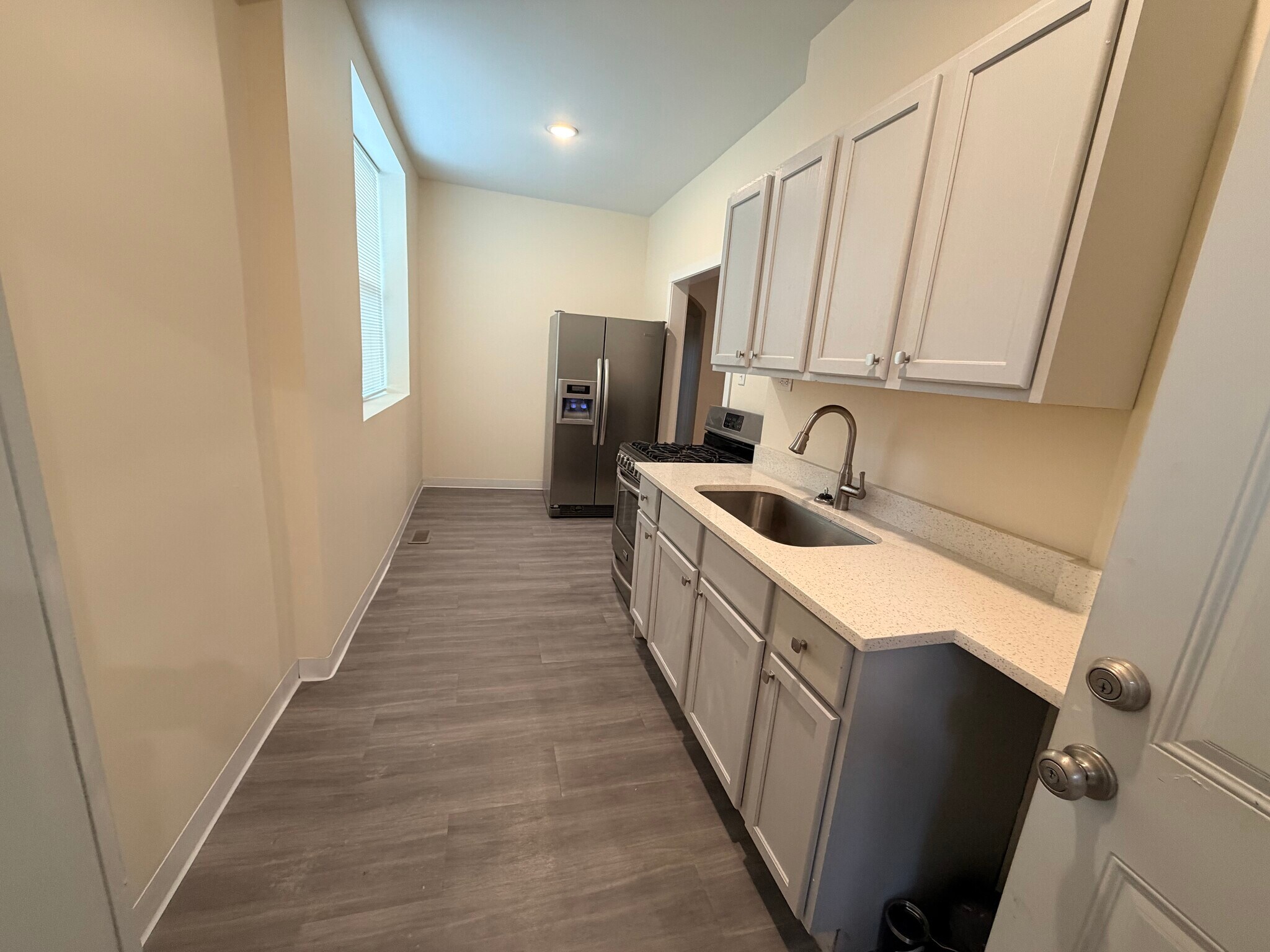 Building Photo - 9100 S Ashland Ave