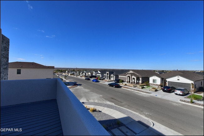 Building Photo - 600 Logwood Ave