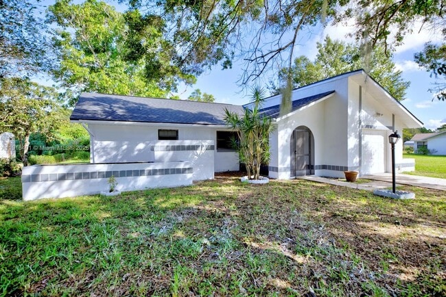 Primary Photo - 220 Rhapsody Ave