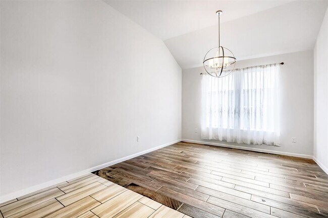 Building Photo - 20417 Shellduck Dr