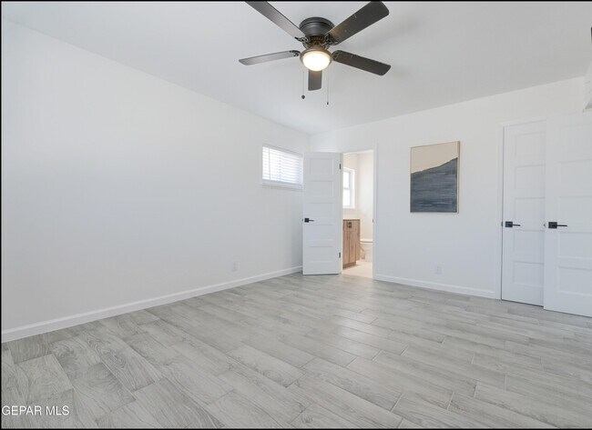 Building Photo - 8617 Darlina Dr