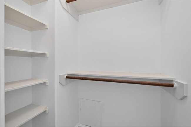 Building Photo - 2506 Maxroy St