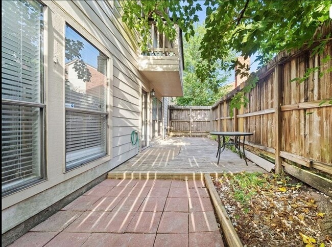 Building Photo - 2277 S Kirkwood Rd