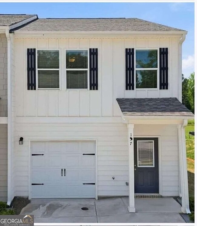 Building Photo - 137 Village Green Dr NW
