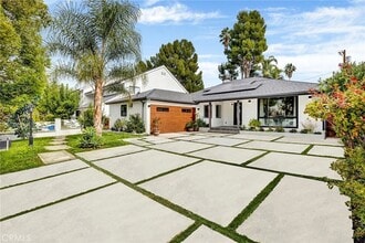 Building Photo - 4912 Alonzo Ave
