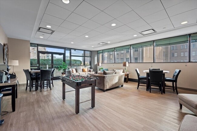 Building Photo - 127 Greyrock Pl