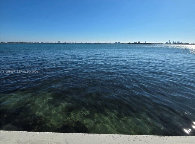 Building Photo - 471 NE 25th St