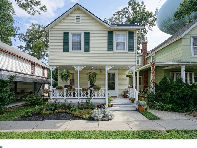 Building Photo - 227 West Ave