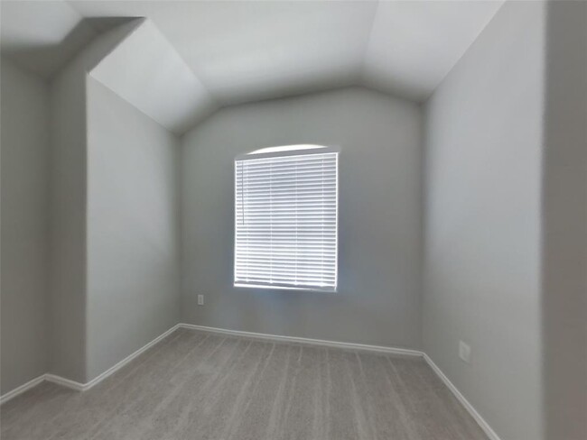 Building Photo - 5514 Rio Ramos St
